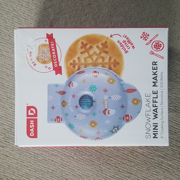 NEW! Dash Snowflake Mini Waffle Maker, Christmas Breakfast, Christmas Waffles - Picture 3 of 7